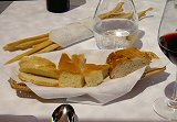 Brød og grissini hos Osteria Madernassa